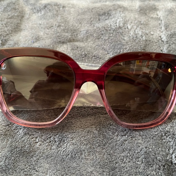 Louis Vuitton Audrey 3 Layer Sunglasses - Picture 5 of 10
